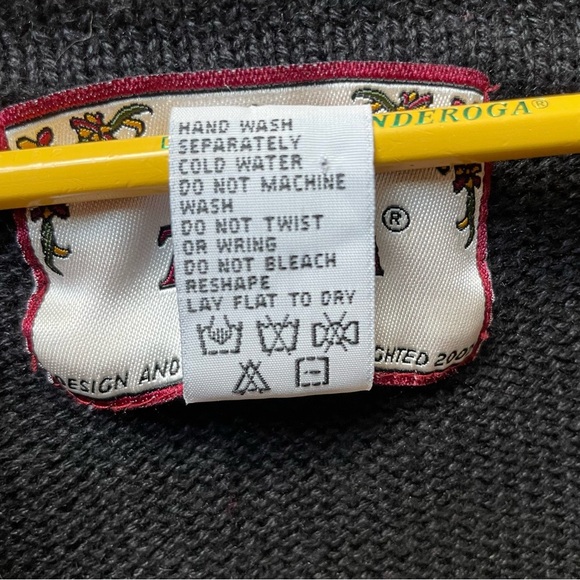 Vintage Tiara Holiday Christmas Gingerbread Man Button Front Cardigan Sweater - Picture 7 of 12